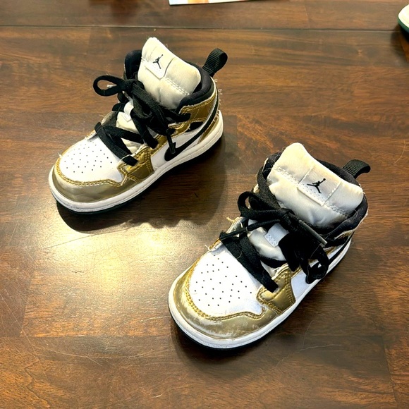 Nike Air Jordan 1’s - Picture 1 of 4